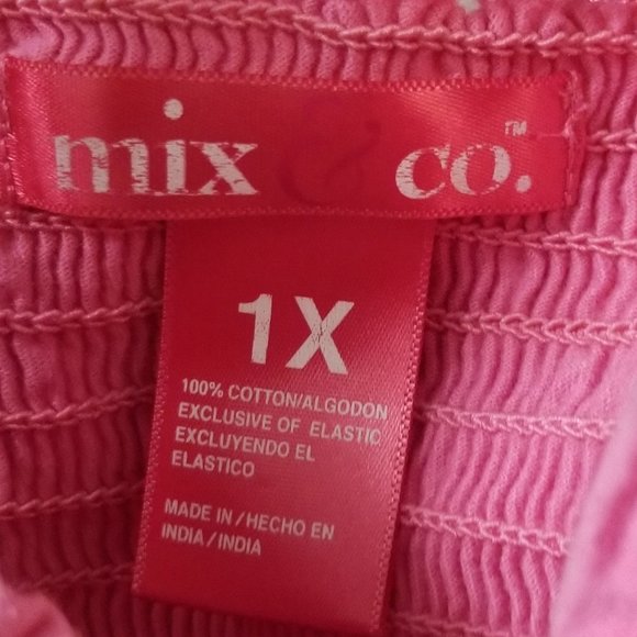 Thank top with back smocking. - Picture 4 of 7